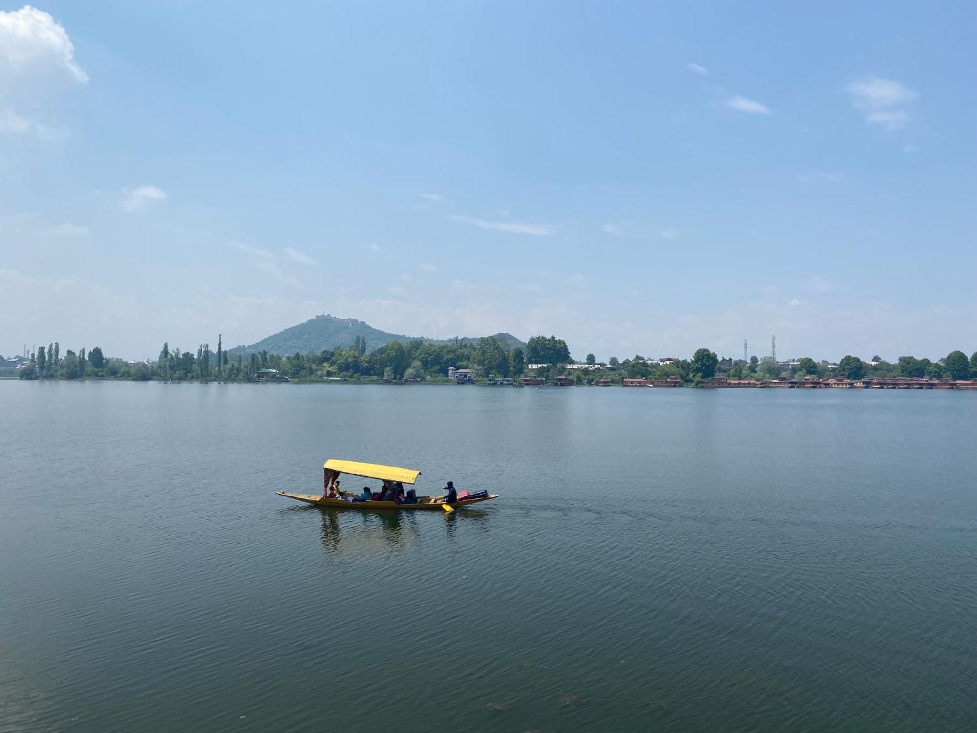 Houseboat Lily Of Nageen Hotel Srinagar  Exterior photo