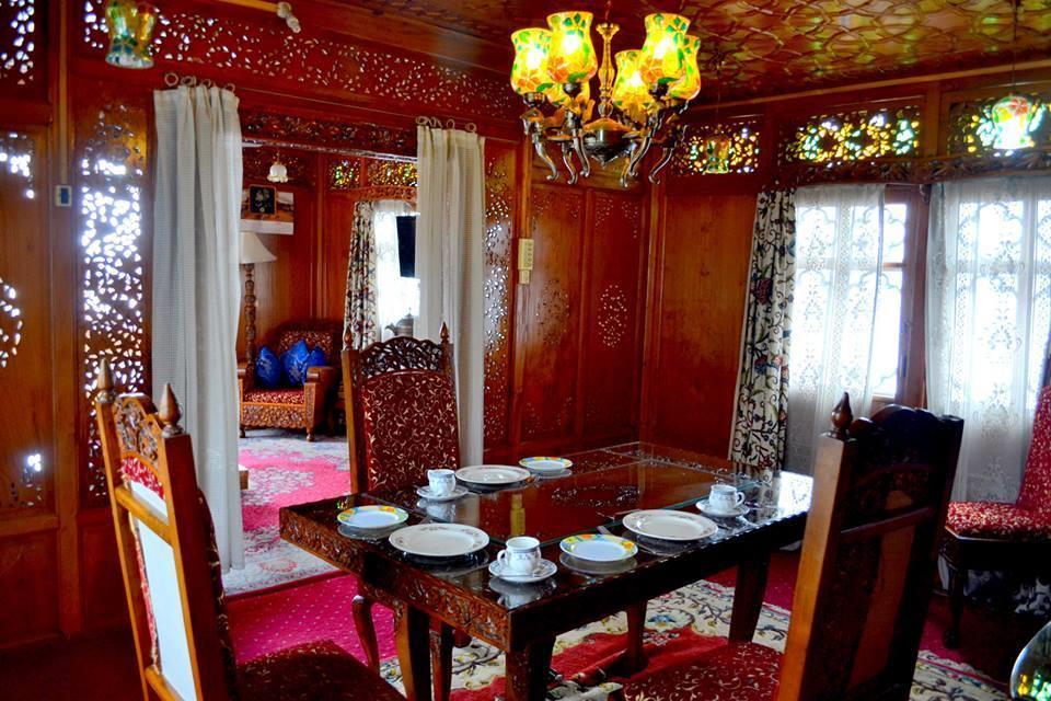 Houseboat Lily Of Nageen Hotel Srinagar  Exterior photo