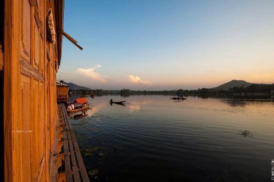 Houseboat Lily Of Nageen Hotel Srinagar  Exterior photo