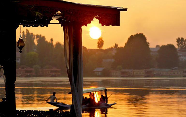 Houseboat Lily Of Nageen Hotel Srinagar  Exterior photo